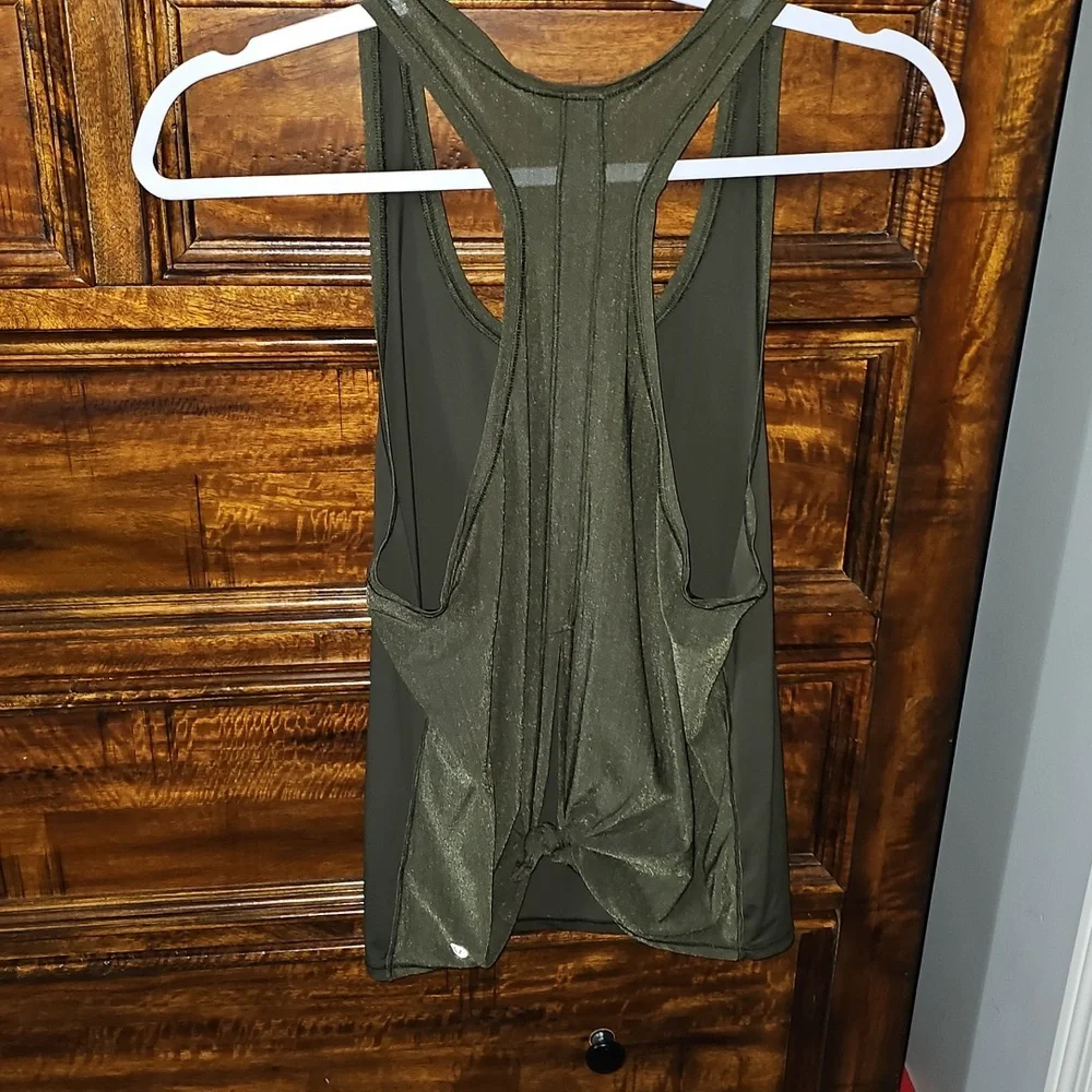 Lululemon Womens Dark Green Tie Back Tank Top. 17